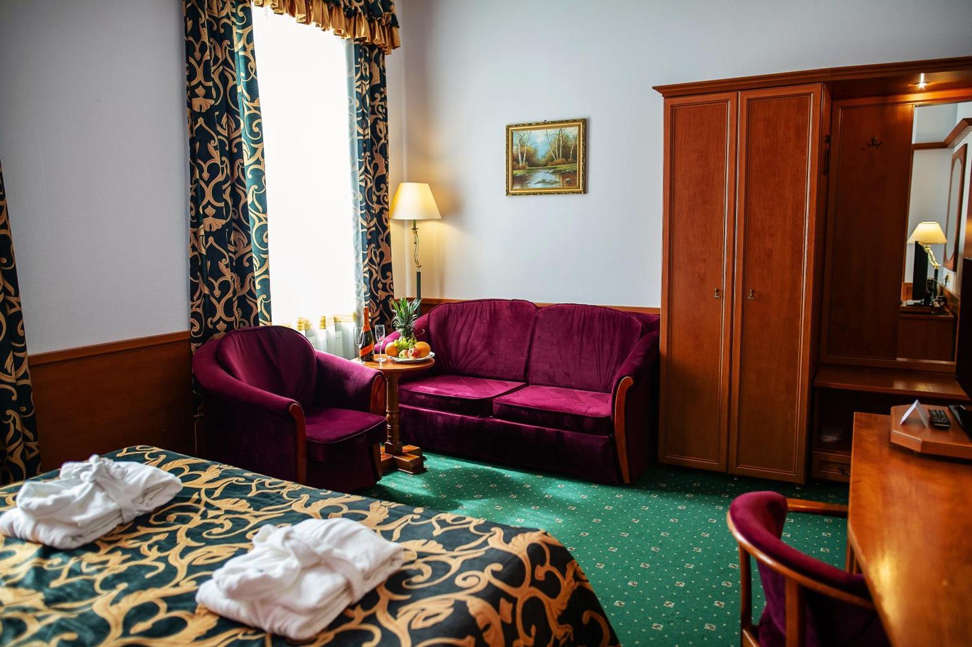 Pietrak Hotel Gniezno Buitenkant foto