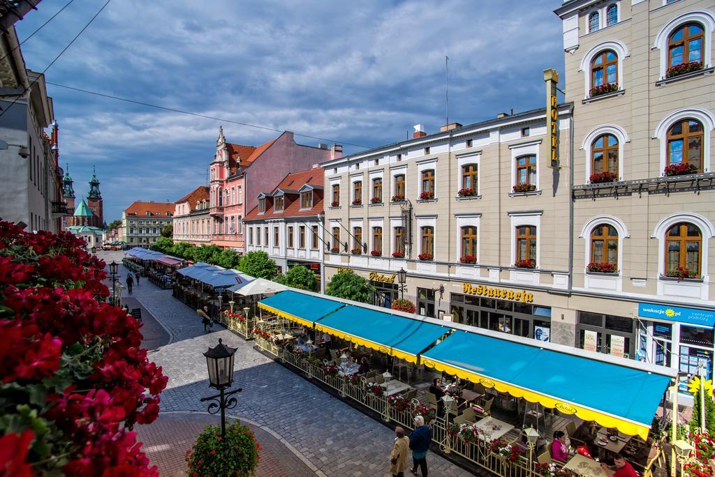 Pietrak Hotel Gniezno Buitenkant foto