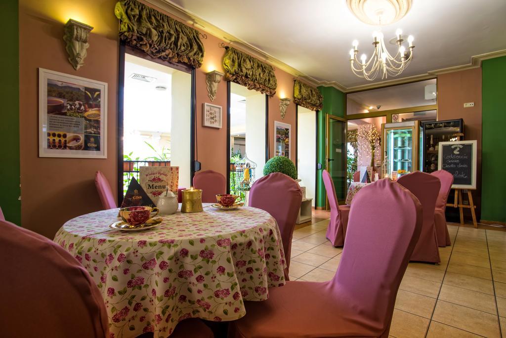 Pietrak Hotel Gniezno Buitenkant foto