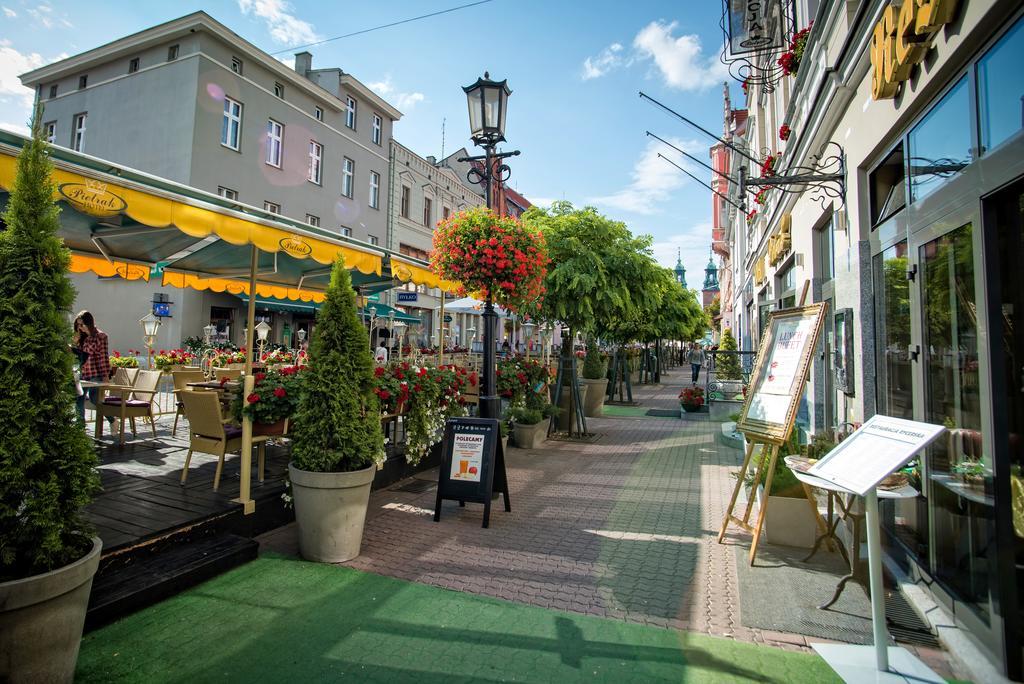 Pietrak Hotel Gniezno Buitenkant foto